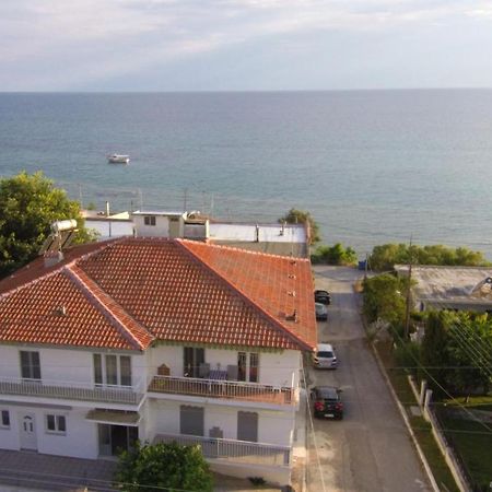 Seaside Apartments Неа-Ираклия Экстерьер фото